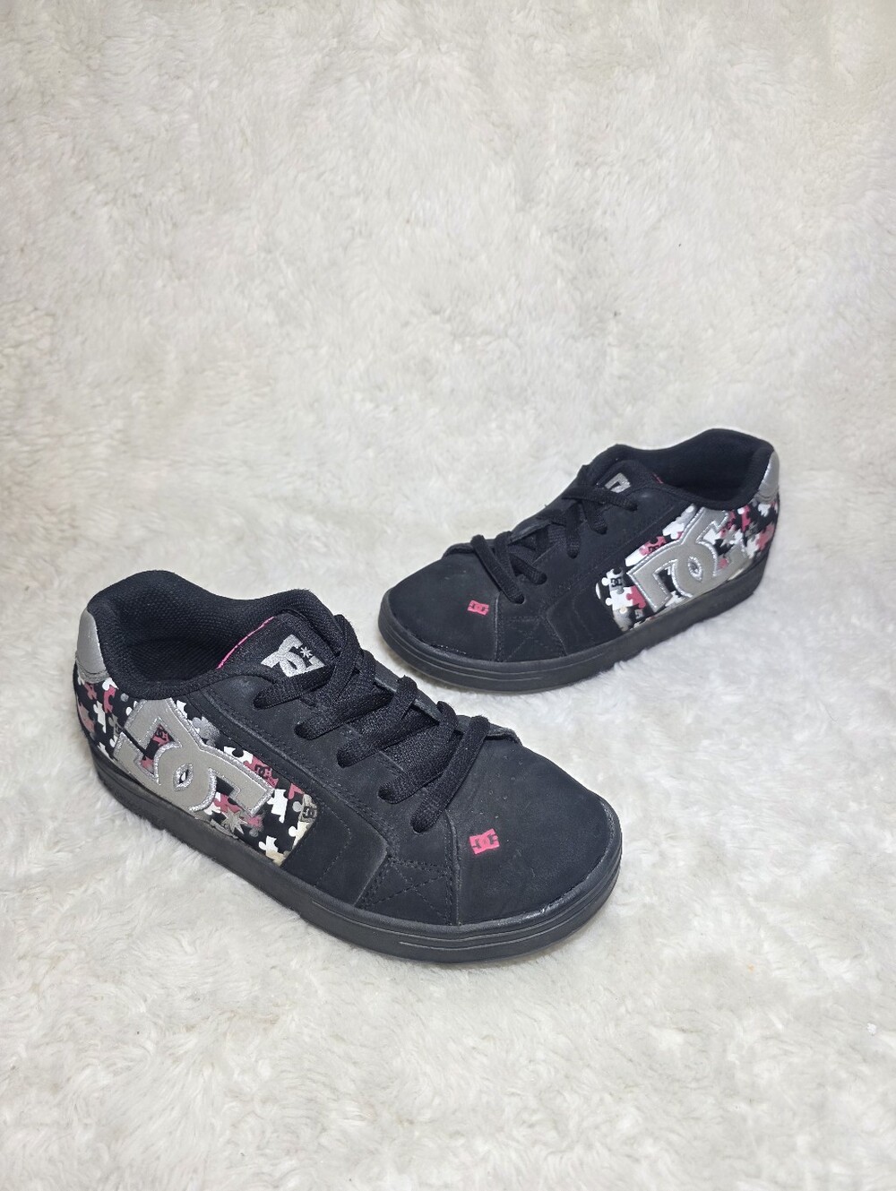 DC Shoes Net SE Chunky Skate Shoes Black Pink Puzzle Y2K Puffy Sneakers Youth 4